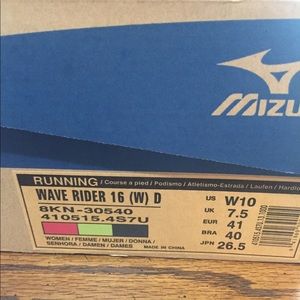 Mizuna hiking boots